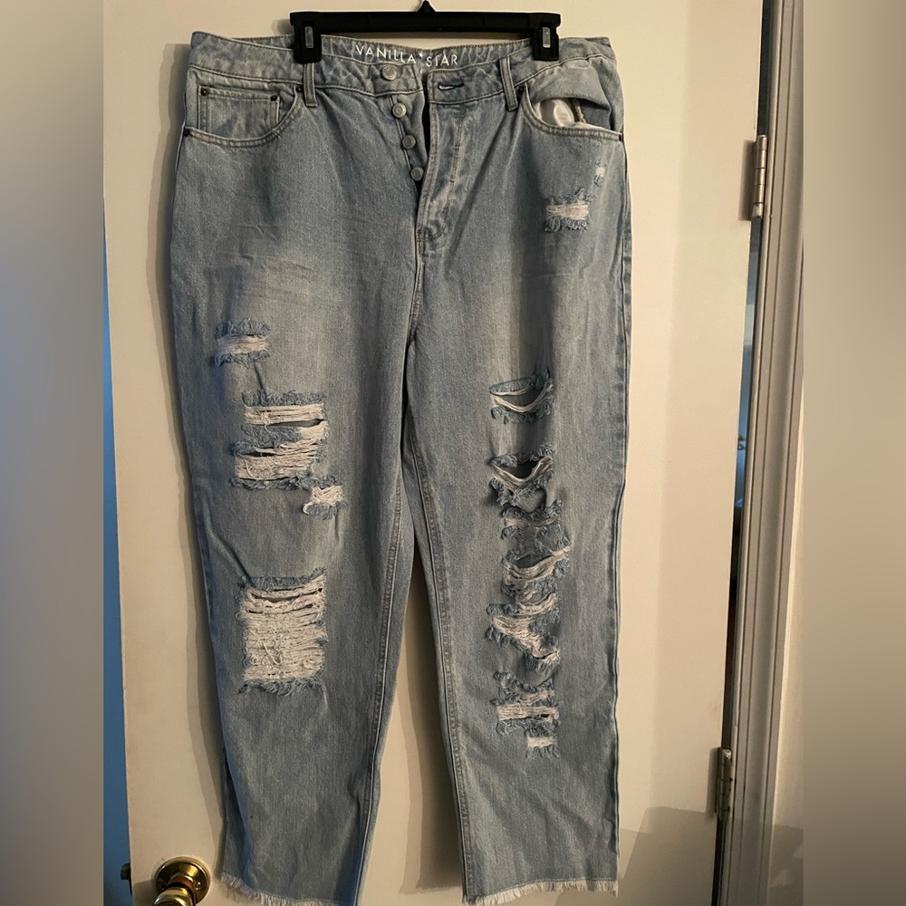 Light wash distressed jeans